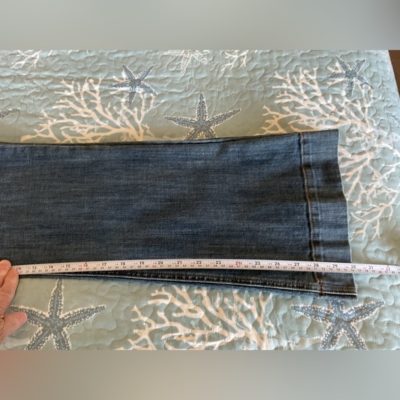 Cabi Brand woman size 6 (30” by 29”)boot cut jeans - Picture 11 of 14